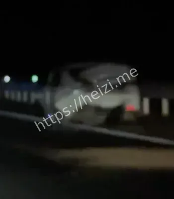 引发12车连环车祸