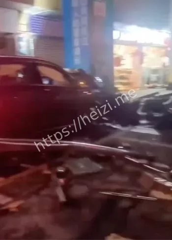 四川10月13日行人伤亡惨剧