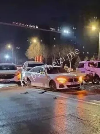 新政路电动车碰撞