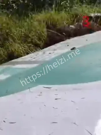 景德镇SUV下坡起飞事故