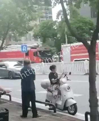 高档小区附近教学楼坠楼现场