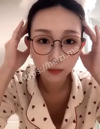 私下与男友视频通话