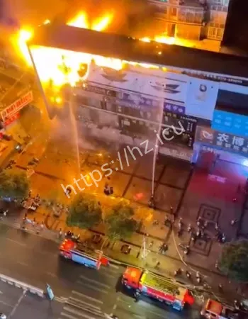 凌晨惊现火烧连营