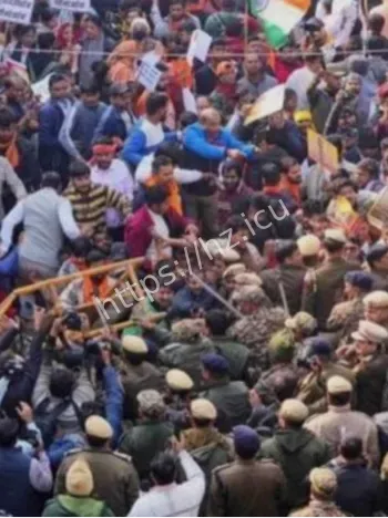 客车坠崖最新进展